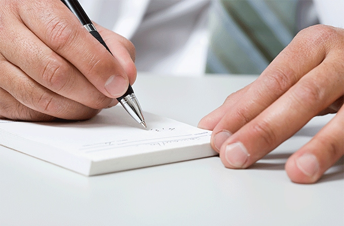 Prescrição de óculos de leitura do homem
